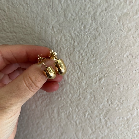 Mejuri Solid 14K Yellow Gold Small Chunky Hoops - Picture 11 of 16